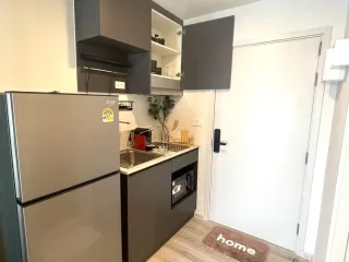À louer studio condo à Huai Khwang, Bangkok