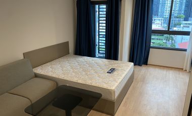 À louer studio condo à Huai Khwang, Bangkok