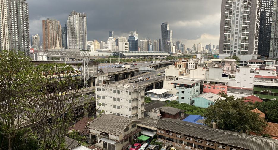 Wohnung zur Miete mit Studio in Huai Khwang, Bangkok