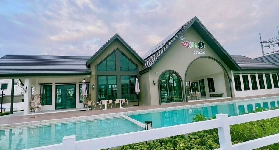 For rent 3 bedrooms townhouse in Thalang, Phuket