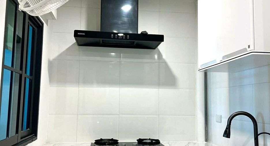 For rent 3 bedrooms townhouse in Thalang, Phuket