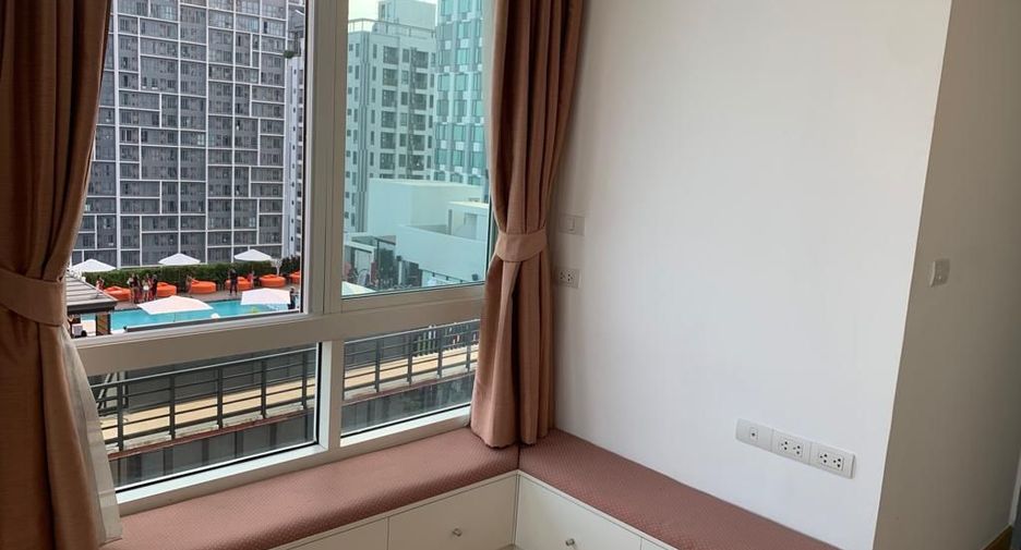 À louer 2 chambres condo à Phra Khanong, Bangkok