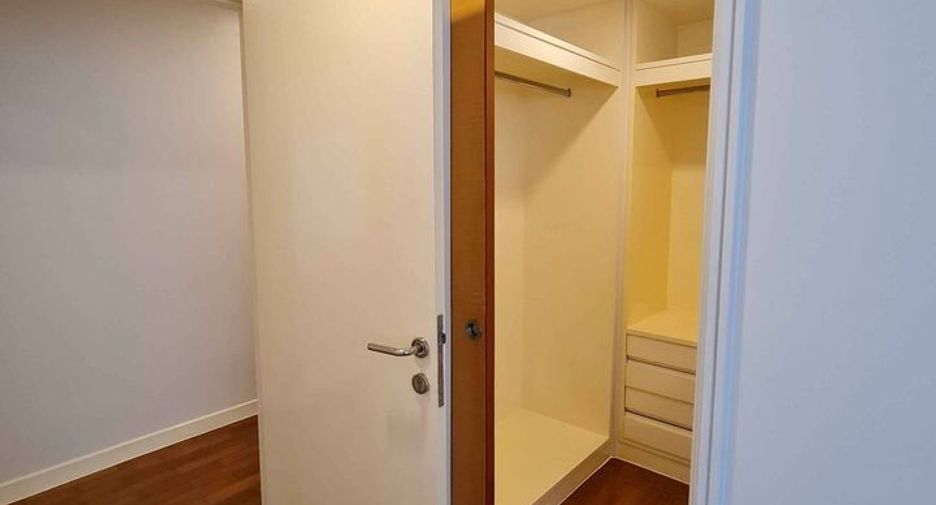 Аренда 3 спальни кондо в Патхум Щан, Бангкок