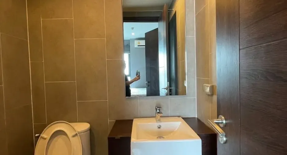 For rent 1 bed condo in Watthana, Bangkok
