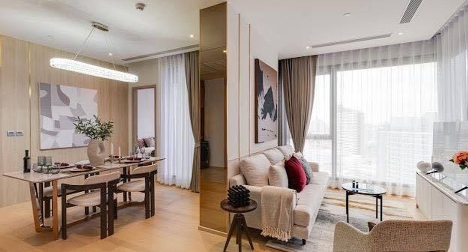 For rent 2 bedrooms condo in Huai Khwang, Bangkok