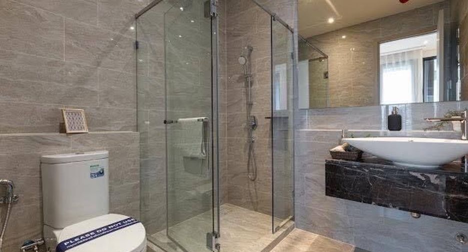 For rent 2 bedrooms condo in Huai Khwang, Bangkok
