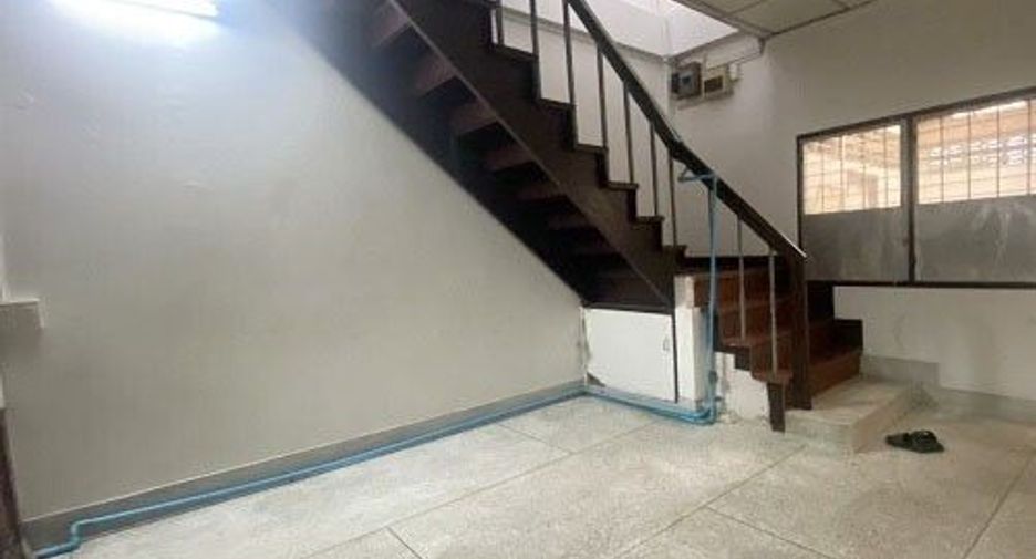 Reihenhaus zum Kauf mit 2 Zimmer in Phra Khanong, Bangkok