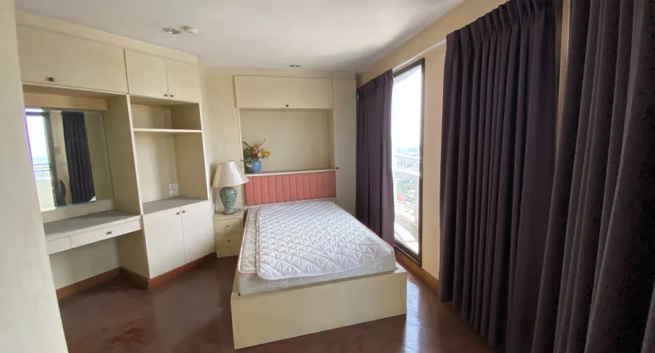 Condo en alquiler de 2 habitaciones en Suan Luang, Bangkok