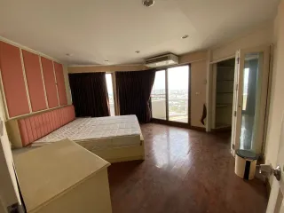 Condo en alquiler de 2 habitaciones en Suan Luang, Bangkok
