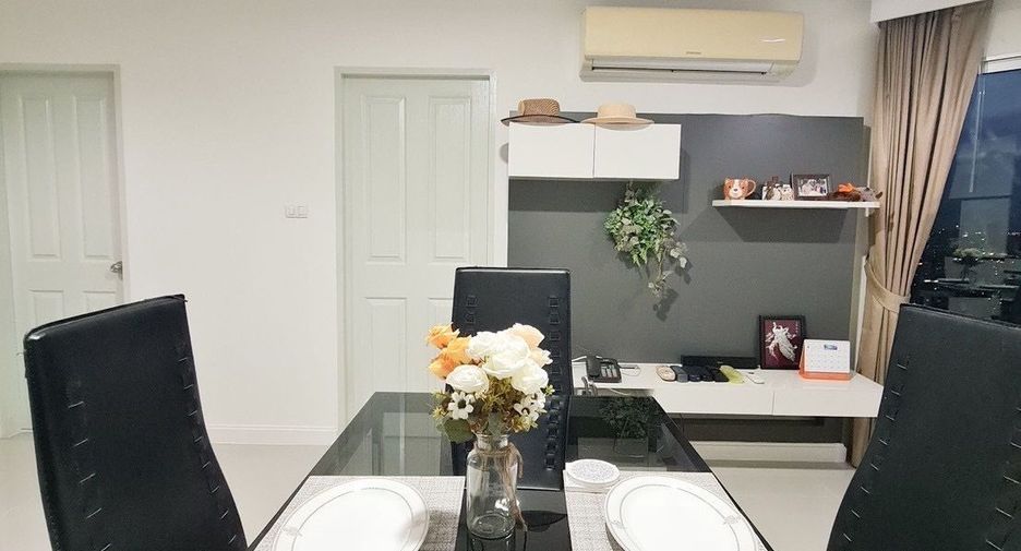 For rent 2 bedrooms condo in Huai Khwang, Bangkok