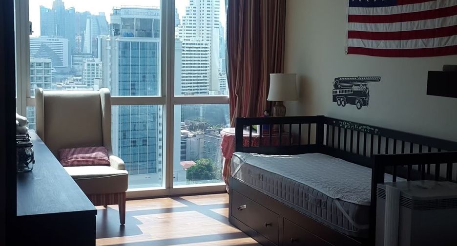 For rent 4 bedrooms condo in Pathum Wan, Bangkok