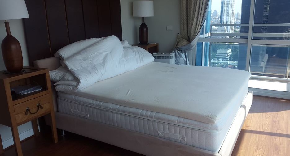 For rent 4 bedrooms condo in Pathum Wan, Bangkok