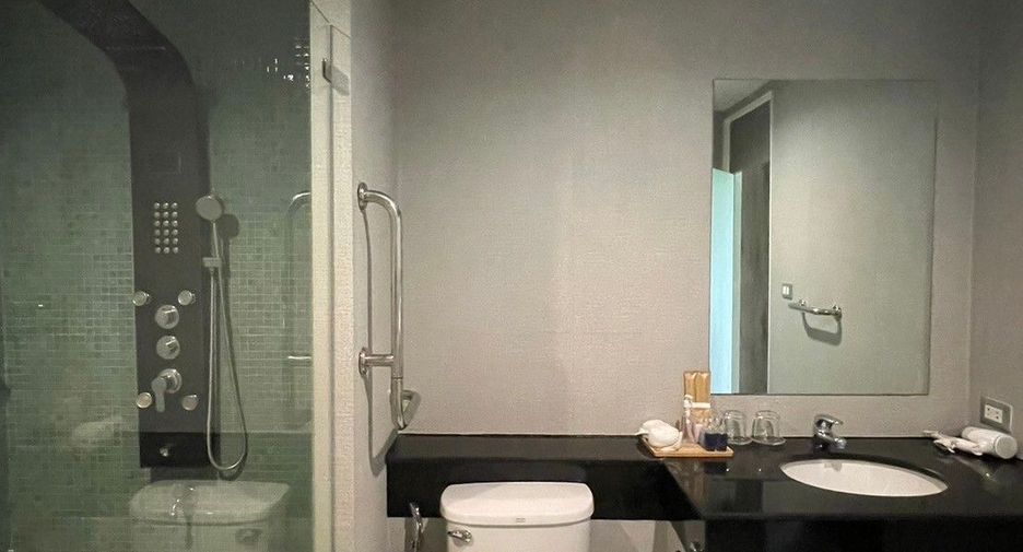 For rent 6 bedrooms condo in Pathum Wan, Bangkok