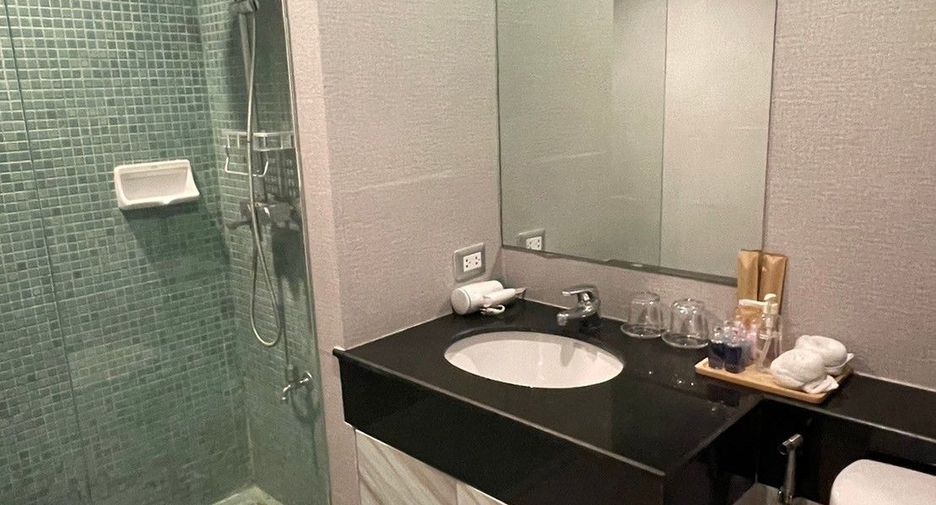 For rent 6 bedrooms condo in Pathum Wan, Bangkok