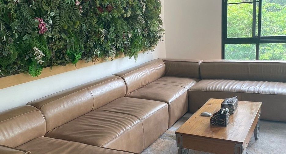For rent 6 bedrooms condo in Pathum Wan, Bangkok
