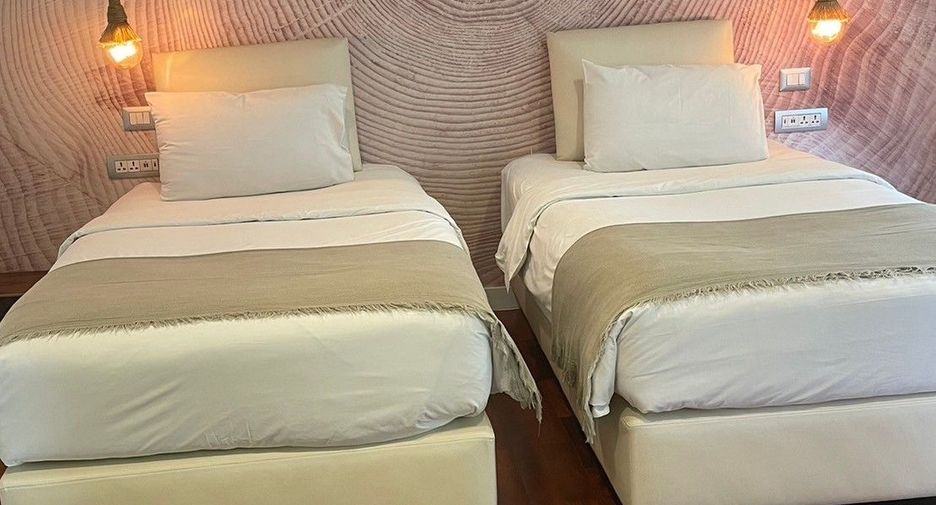 For rent 6 bedrooms condo in Pathum Wan, Bangkok