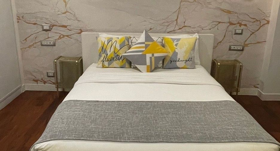 For rent 6 bedrooms condo in Pathum Wan, Bangkok