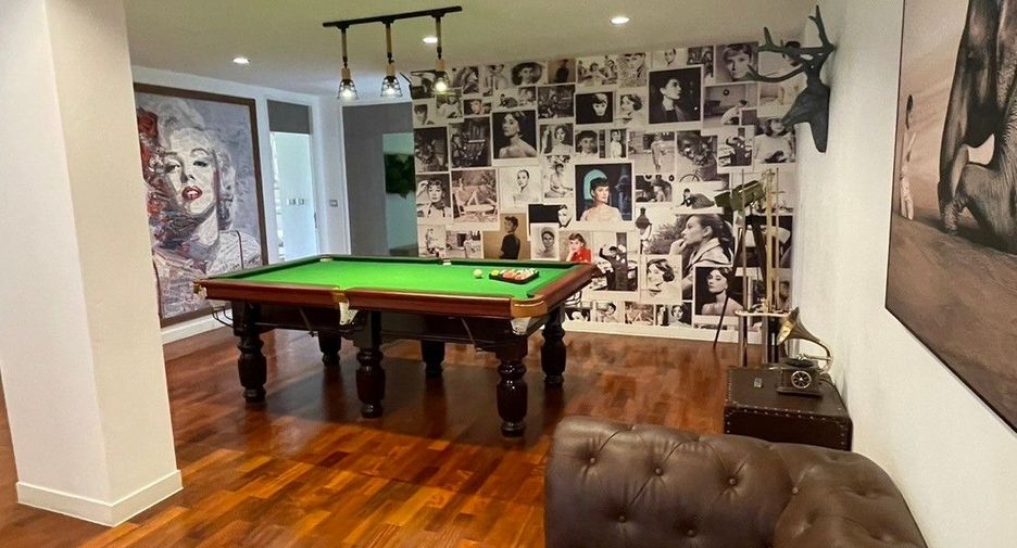 For rent 6 bedrooms condo in Pathum Wan, Bangkok