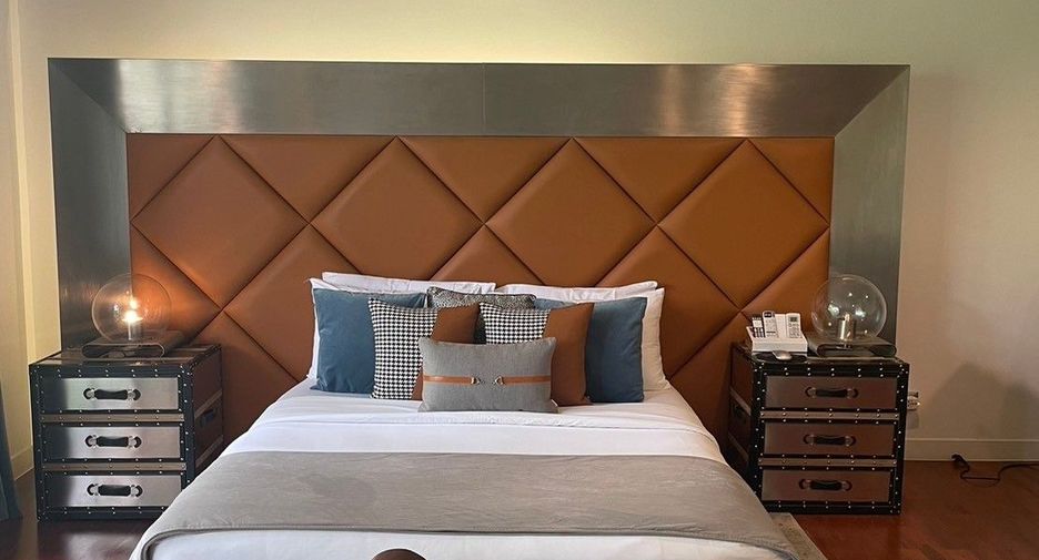 For rent 6 bedrooms condo in Pathum Wan, Bangkok