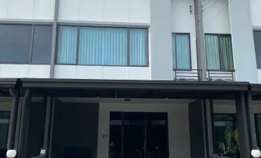 Аренда 3 спальни таунхаус в Пращет, Бангкок