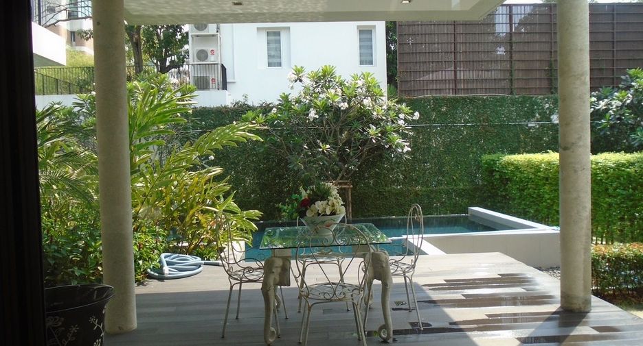 For rent 4 ベッドルーム villa in Watthana, Bangkok