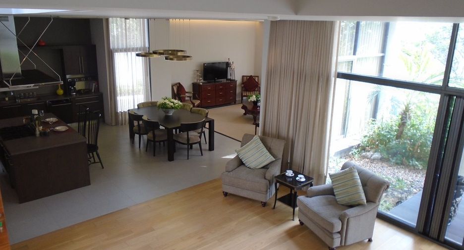 For rent 4 ベッドルーム villa in Watthana, Bangkok
