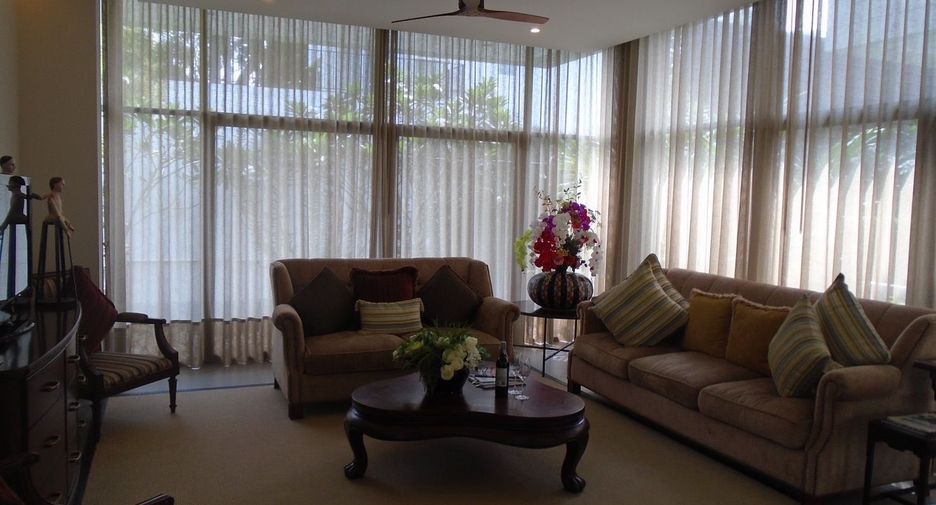 For rent 4 ベッドルーム villa in Watthana, Bangkok