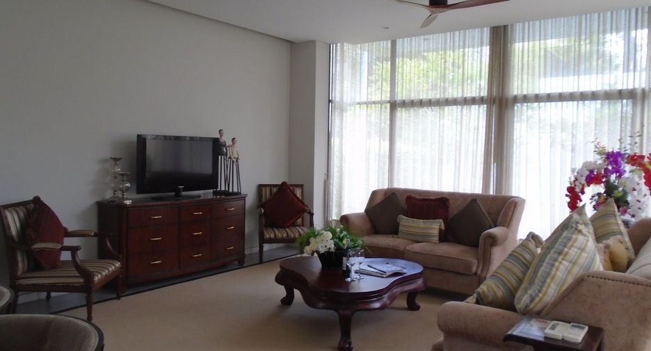 For rent 4 ベッドルーム villa in Watthana, Bangkok