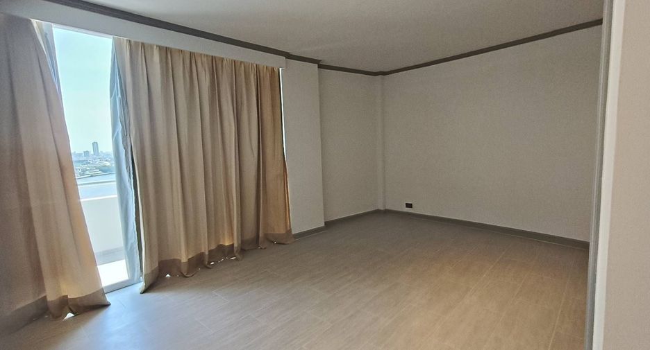 For sale 3 bedrooms condo in Sathon, Bangkok