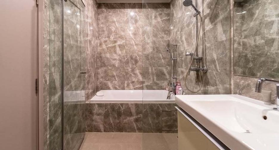 Продажа 2 спальни кондо в Ратчатхещи, Бангкок