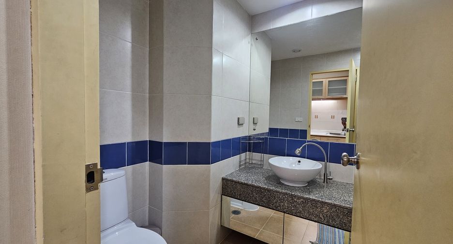 For rent studio condo in Bang Rak, Bangkok