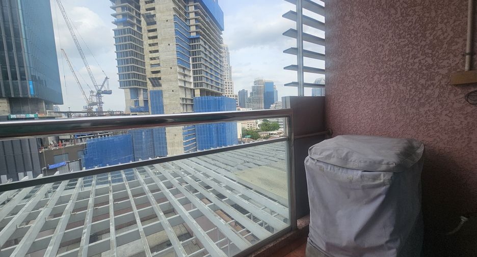 For rent studio condo in Bang Rak, Bangkok