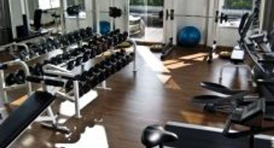 For rent 4 bedrooms condo in Sathon, Bangkok