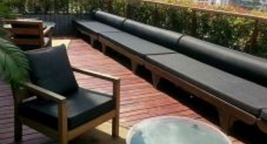 For rent 4 bedrooms condo in Sathon, Bangkok