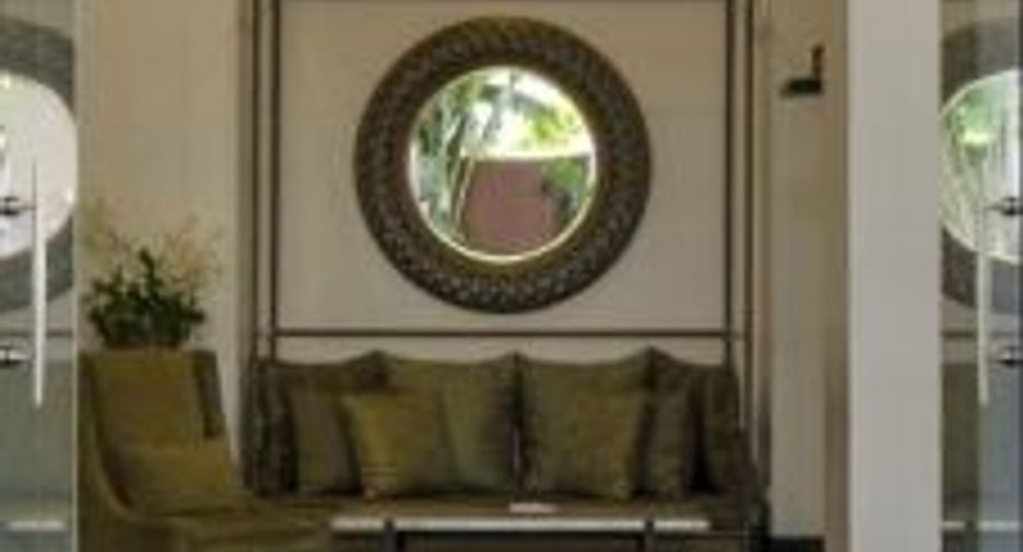 For rent 4 bedrooms condo in Sathon, Bangkok