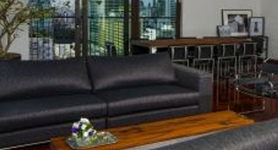 For rent 4 bedrooms condo in Sathon, Bangkok