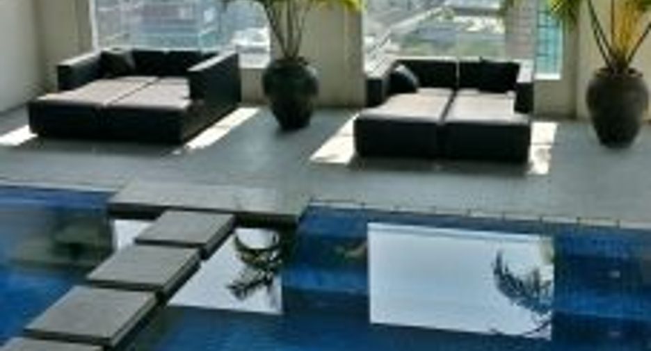 For rent 4 bedrooms condo in Sathon, Bangkok