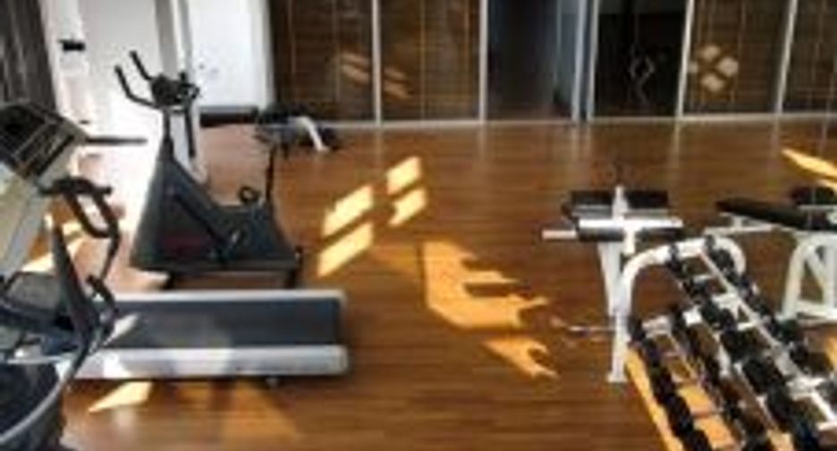 For rent 4 bedrooms condo in Sathon, Bangkok
