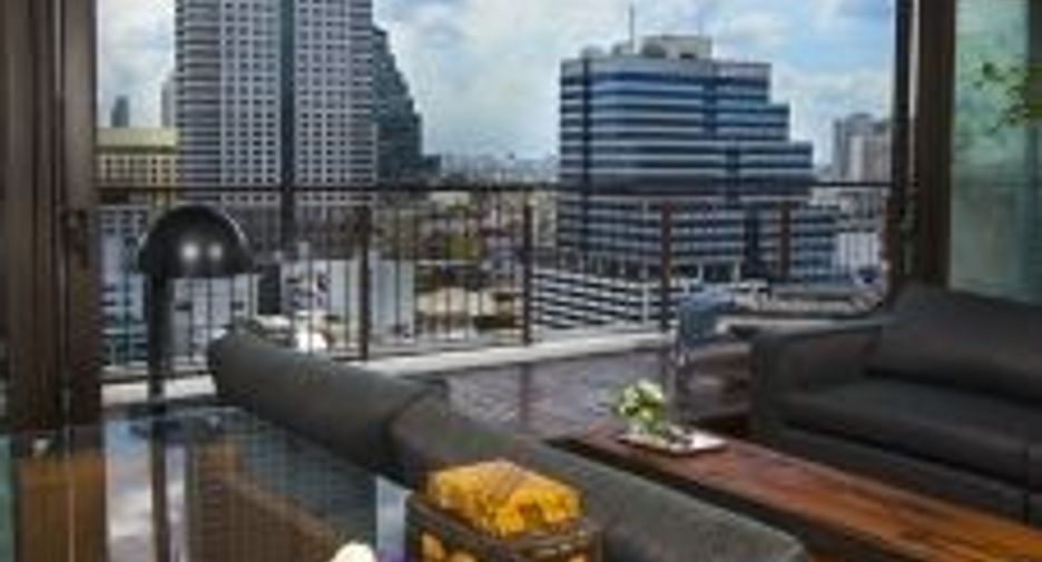 For rent 4 bedrooms condo in Sathon, Bangkok