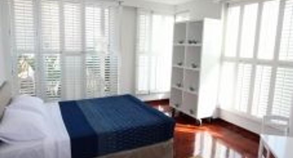 For rent 4 bedrooms condo in Sathon, Bangkok