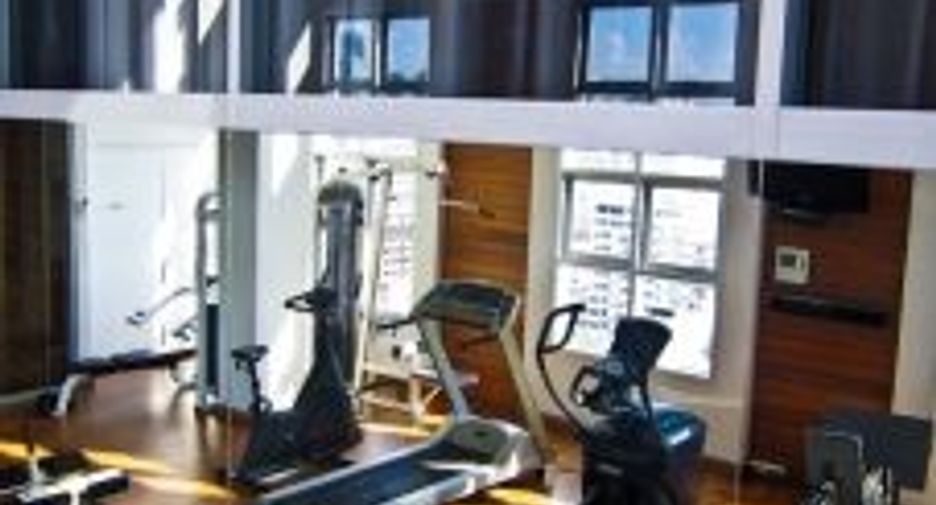For rent 4 bedrooms condo in Sathon, Bangkok