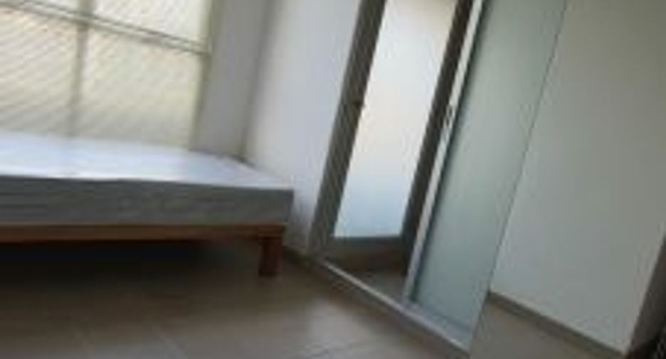 For rent 4 bedrooms condo in Sathon, Bangkok