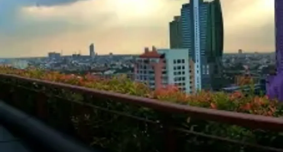 For rent 4 bedrooms condo in Sathon, Bangkok