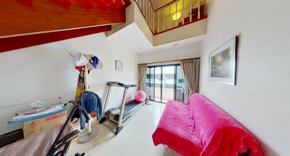 For sale 4 bedrooms condo in Phra Khanong, Bangkok