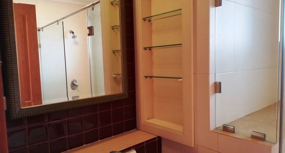 Wohnung zur Miete mit 3 Zimmer in Watthana, Bangkok