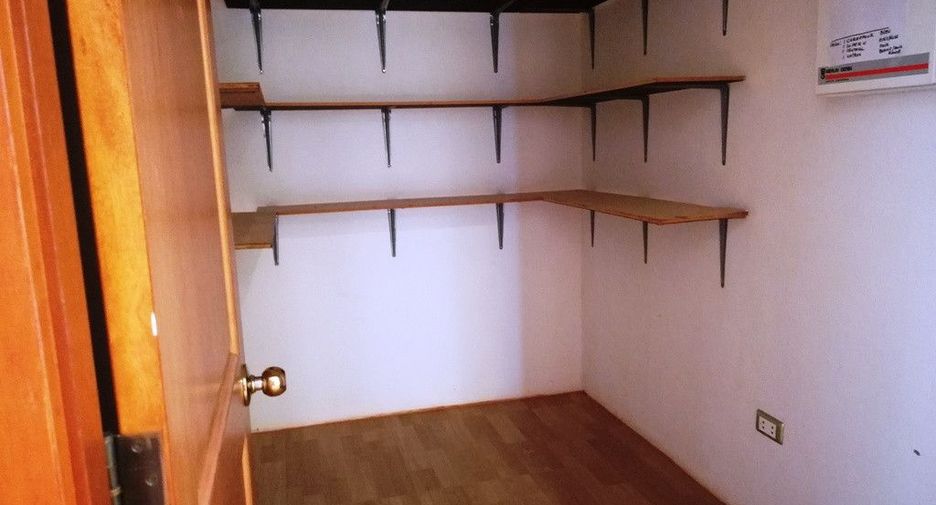 Wohnung zur Miete mit 3 Zimmer in Watthana, Bangkok