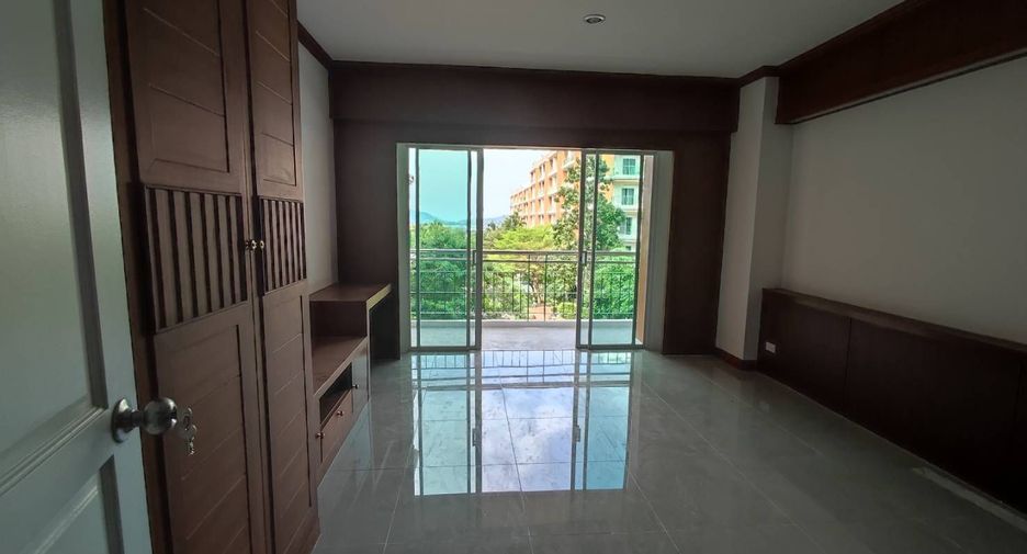 For sale 4 bedrooms apartment in Mueang Phuket, Phuket