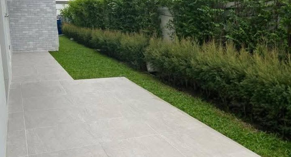 Haus zur Miete mit 5 Zimmer in Lat Krabang, Bangkok