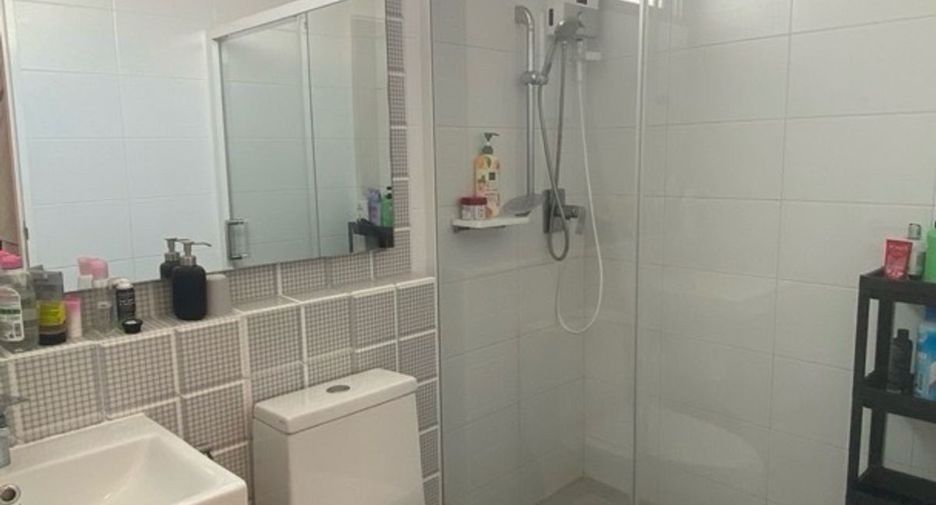 For rent 3 bedrooms townhouse in Prawet, Bangkok
