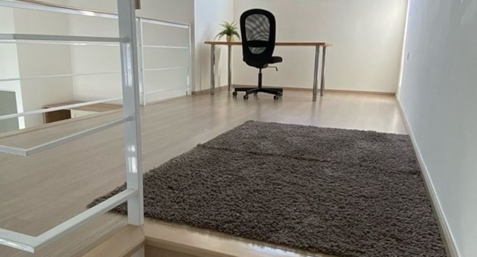 For rent 3 bedrooms townhouse in Prawet, Bangkok